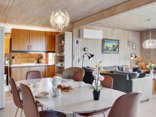 Holiday Home Eljene - 750m from the sea by Interhome - 3