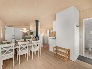 Holiday Home Julan - 600m from the sea by Interhome - 4