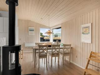 Holiday Home Julan - 600m from the sea by Interhome - 1