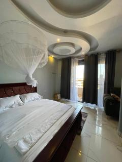 Room 1 minute walk to Victoria Mall Entebbe - 6