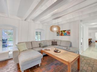 Holiday Home Cornelius - 900m from the sea by Interhome - 5
