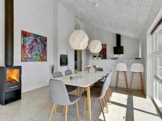 Holiday Home Karen - 900m from the sea by Interhome - 3