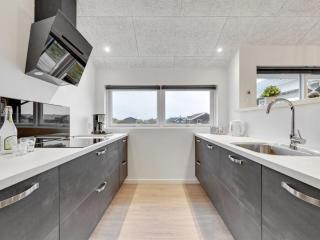 Holiday Home Tola - 450m from the sea by Interhome - 7