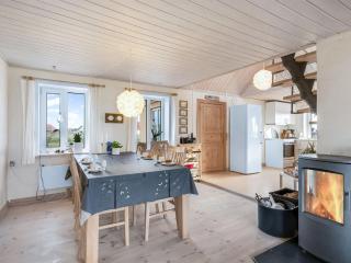 Holiday Home Ali - 75m from the sea by Interhome - 2