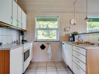 Holiday Home Elsabet - 750m from the sea by Interhome - 6