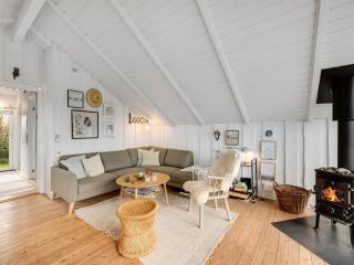 Holiday Home Kamile - 400m from the sea by Interhome - 5