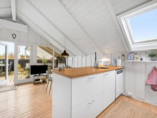 Holiday Home Kamile - 400m from the sea by Interhome - 4
