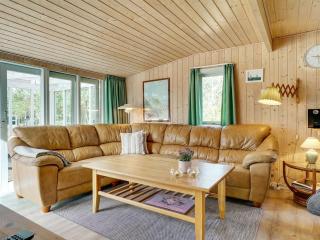 Holiday Home Hughlek - 900m from the sea by Interhome - 8