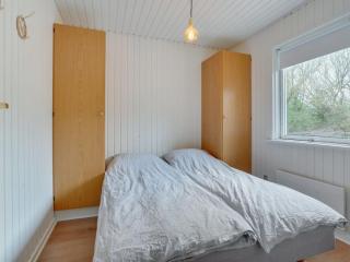 Holiday Home Ylva - 650m from the sea by Interhome - 5