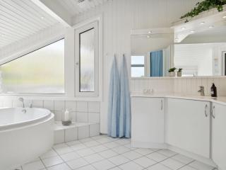 Holiday Home Alyssa - 300m from the sea by Interhome - 5