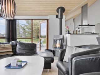 Holiday Home Ilmatar - 650m from the sea by Interhome - 5