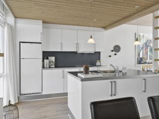 Apartment Chris - 750m from the sea by Interhome - 6