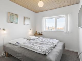 Apartment Chris - 750m from the sea by Interhome - 2