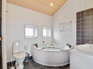 Holiday Home Anett - 400m from the sea by Interhome - 9
