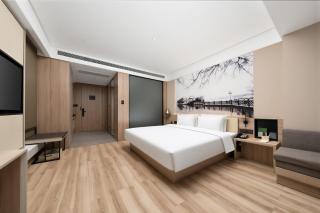 Atour Hotel South Lake Jiaxing - 7
