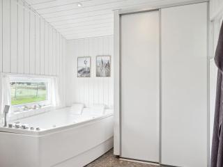 Holiday Home Dyri - 75m from the sea by Interhome - 5
