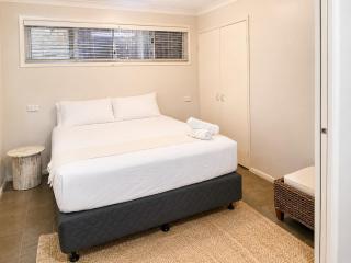 1Bed 1Bath Ground floor West End - 1