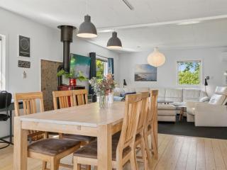 Holiday Home Ømund - 600m to the fjord by Interhome - 4
