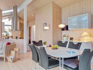 Holiday Home Ewa - 75m from the sea by Interhome - 2