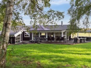 Holiday Home Rik - 350m from the sea by Interhome - 4