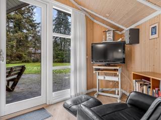Holiday Home Uta - 300m from the sea by Interhome - 3