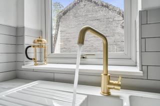 2 Bed Flat - Sleeps 4 - Wifi - 5