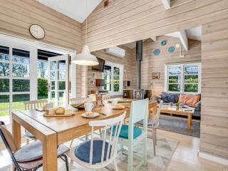 Holiday Home Lamberthus - 600m from the sea by Interhome - 4