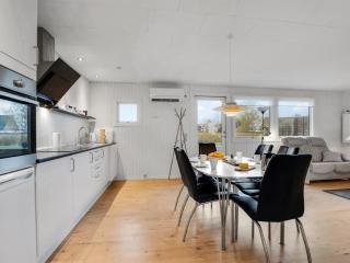 Holiday Home Esther - 700m from the sea by Interhome - 3