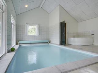 Holiday Home Lottje - 300m from the sea by Interhome - 8