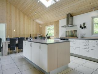Holiday Home Lottje - 300m from the sea by Interhome - 5