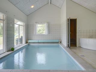Holiday Home Lottje - 300m from the sea by Interhome - 2