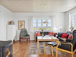 Holiday Home Store - 700m from the sea by Interhome - 6