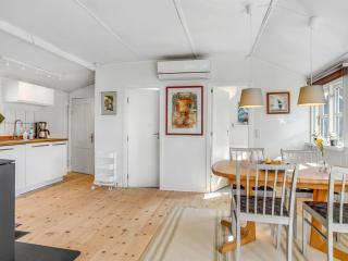 Holiday Home Loella - 35m from the sea by Interhome - 3