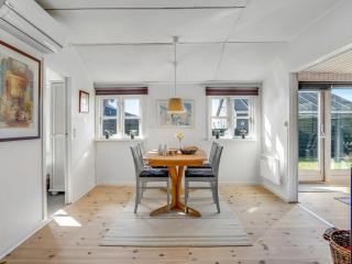 Holiday Home Loella - 35m from the sea by Interhome - 2