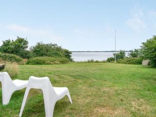 Holiday Home Sissela - 5m from the sea by Interhome - 9