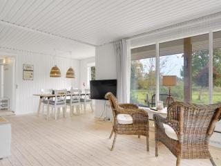 Holiday Home Aksa - 400m from the sea by Interhome - 4