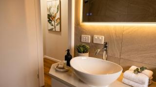 Kingscote Seaside Retreat - 5
