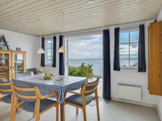 Holiday Home Tana - 5m from the sea by Interhome - 7