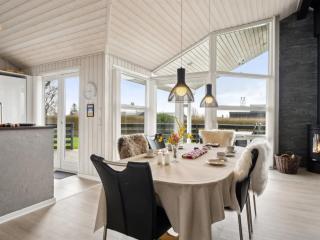 Holiday Home Sylvana - 400m from the sea by Interhome - 7