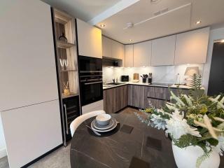 Royal Oak Luxe Luxury 2-Bed Apartment - 2