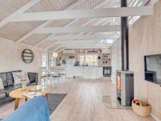 Holiday Home Gudmundine - 350m to the fjord by Interhome - 9