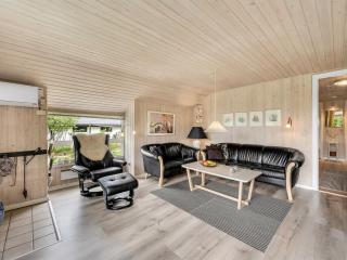 Holiday Home Wenche - 600m to the fjord by Interhome - 7
