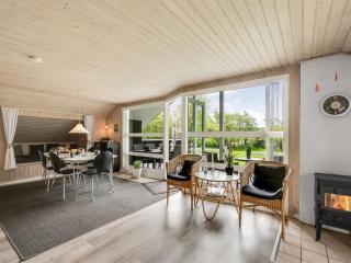 Holiday Home Wenche - 600m to the fjord by Interhome - 4