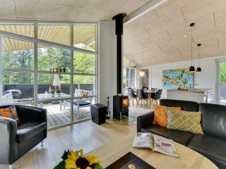 Holiday Home Elena - 800m to the fjord by Interhome - 3