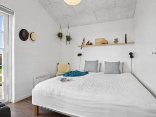 Holiday Home Ovine - 300m from the sea by Interhome - 5