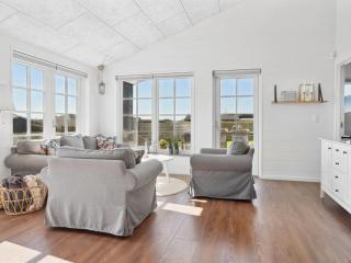 Holiday Home Ovine - 300m from the sea by Interhome - 2