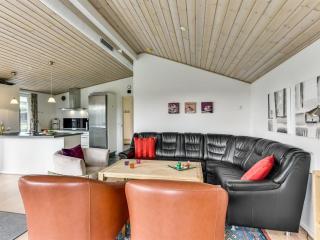Holiday Home Sylvelin - 400m to the fjord by Interhome - 3