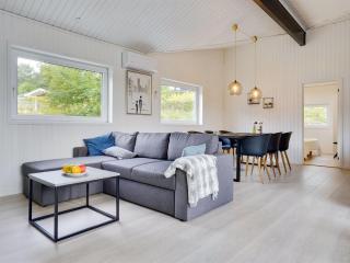 Holiday Home Bjarki - 800m from the sea by Interhome - 7