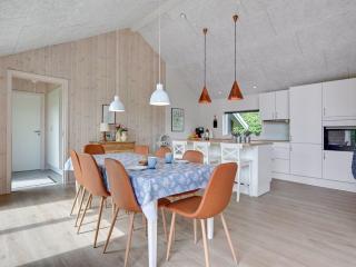 Holiday Home Regni - 300m to the fjord by Interhome - 1