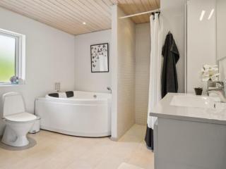 Holiday Home Talika - 700m from the sea by Interhome - 5